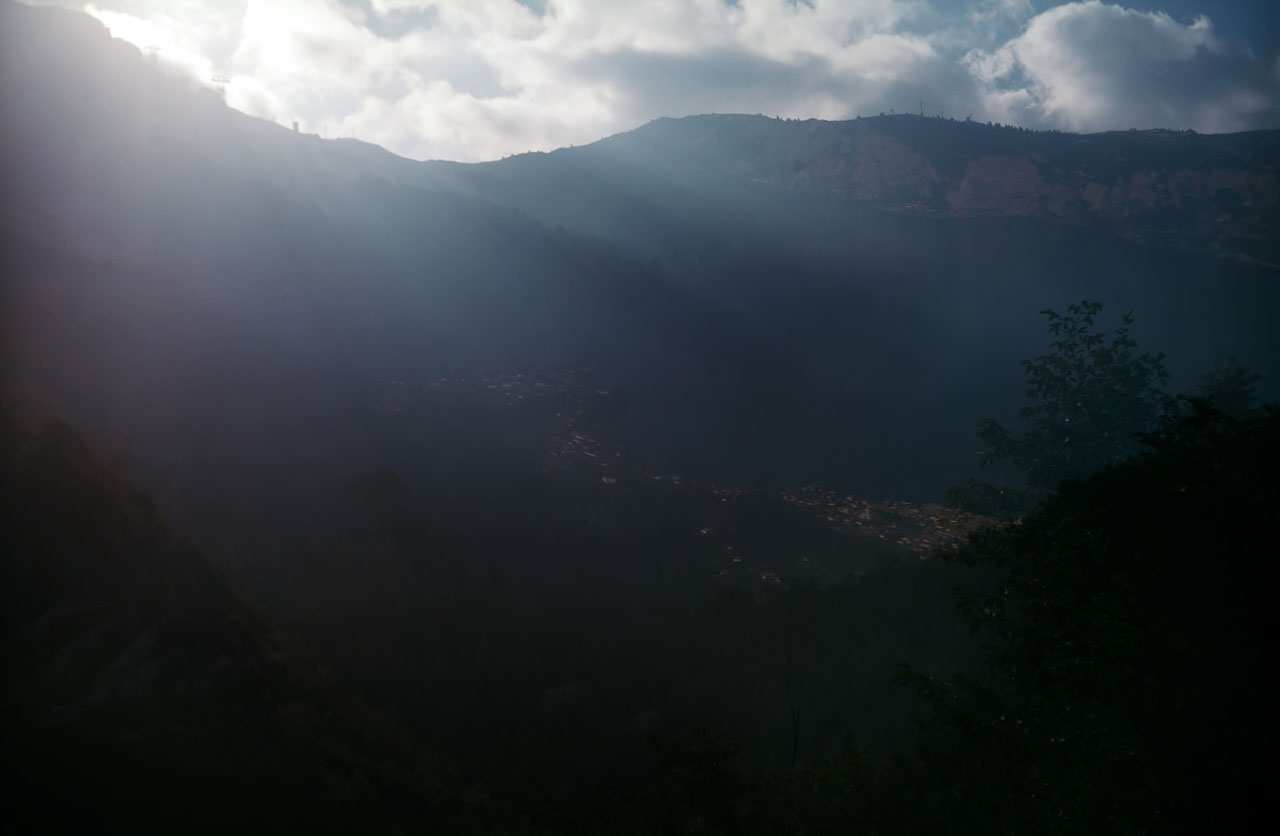 Behind the mountains I (originele scan)