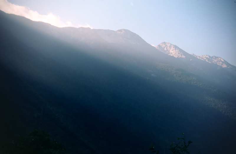 Behind the mountains II (originele scan)