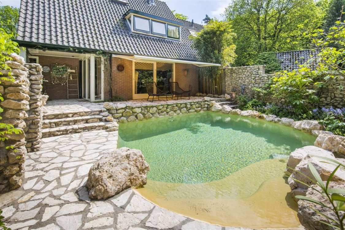 mediterraanse-tuin-met-zwembad